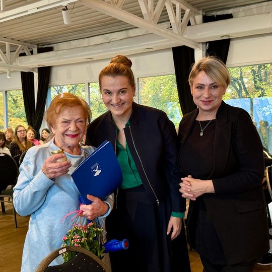 Nagrodzone posesje, balkony, wiaty i wspólnoty