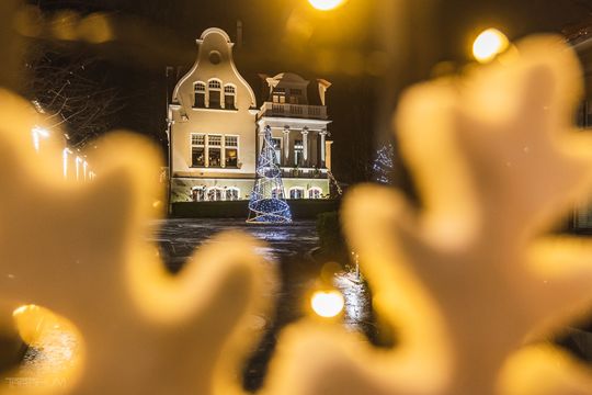 Willa Kirsch przez lata z okazji Halloween i Bożego Narodzenia