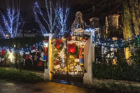 Willa Kirsch przez lata z okazji Halloween i Bożego Narodzenia