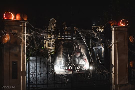 Willa Kirsch przez lata z okazji Halloween i Bożego Narodzenia