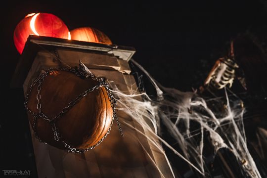 Willa Kirsch przez lata z okazji Halloween i Bożego Narodzenia