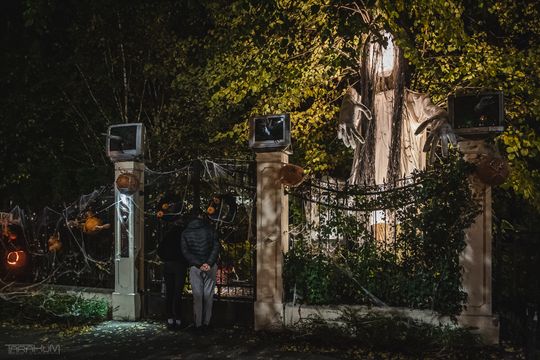 Willa Kirsch przez lata z okazji Halloween i Bożego Narodzenia