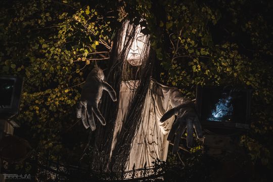 Willa Kirsch przez lata z okazji Halloween i Bożego Narodzenia
