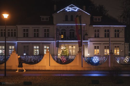 Willa Kirsch przez lata z okazji Halloween i Bożego Narodzenia