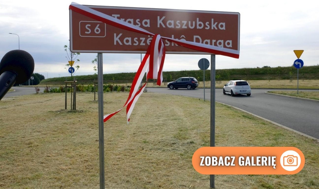 odsłonięcie pierwszej dwujęzycznej tablicy na Trasie Kaszubskiej