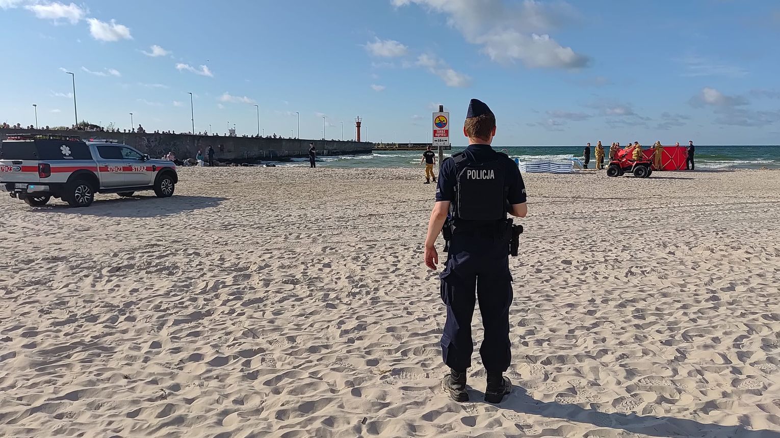 akcja ratunkowa na plaży w Łebie