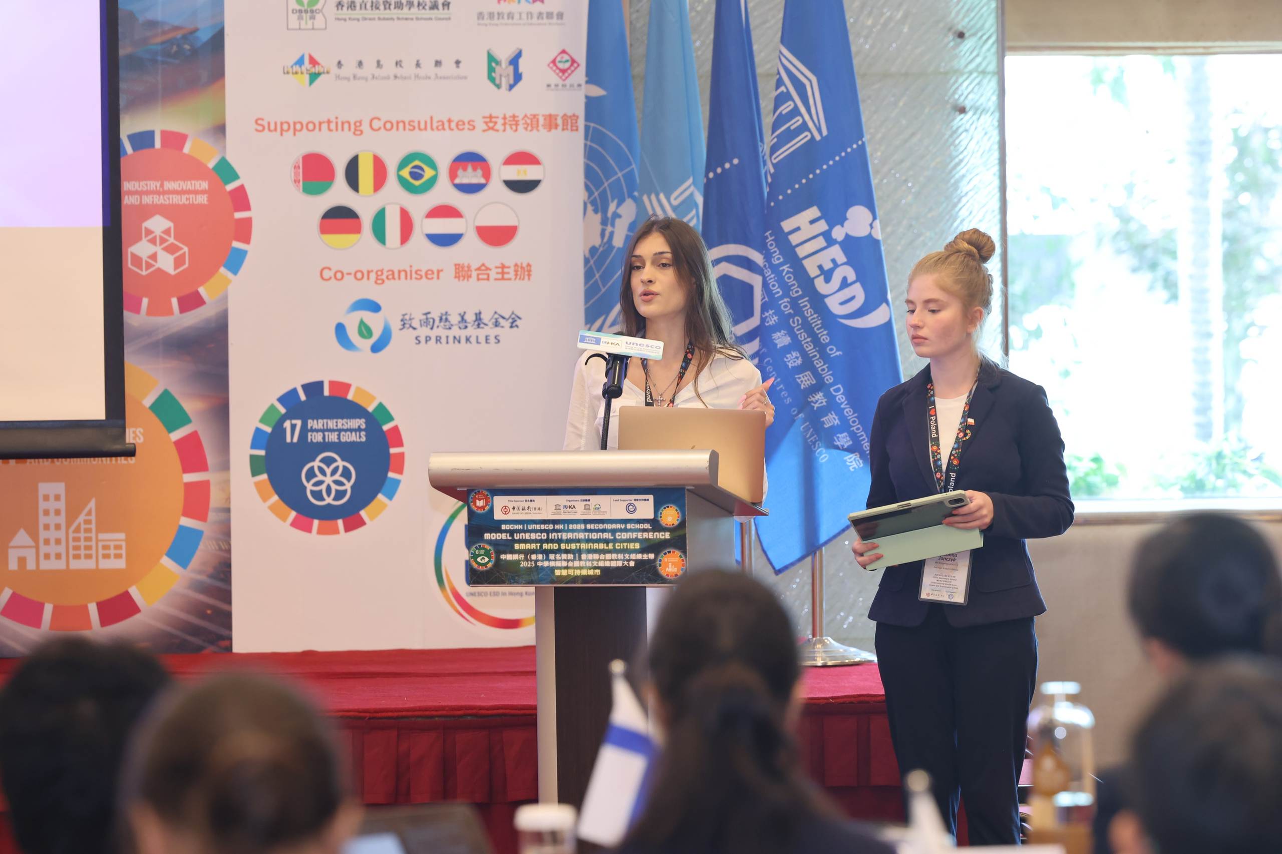 Julia i Zuzanna podczas sebaty w Hongkongu