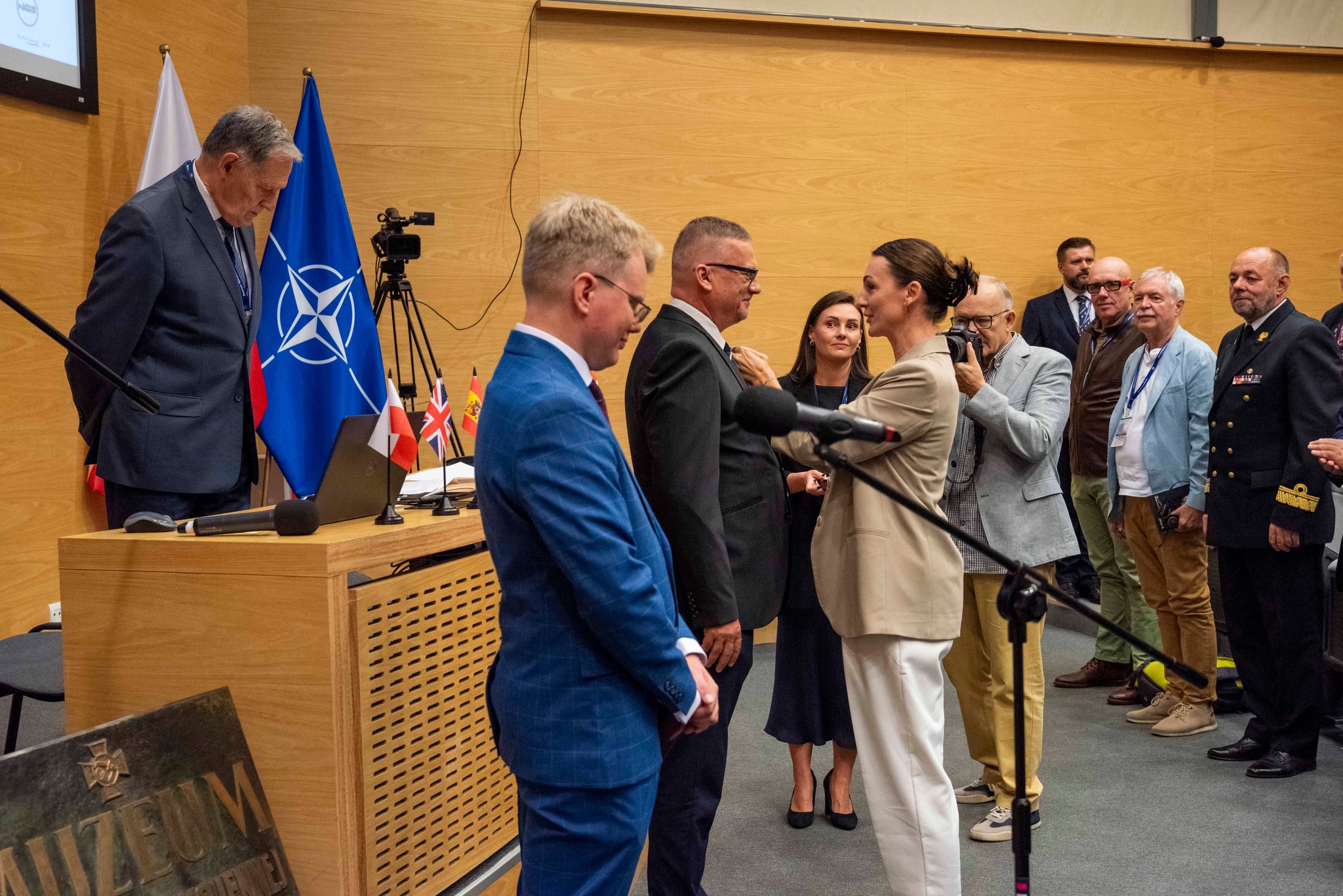 wręczenie odznaczeń pracownikom Muzeum Marynarki Wojennej w Gdyni