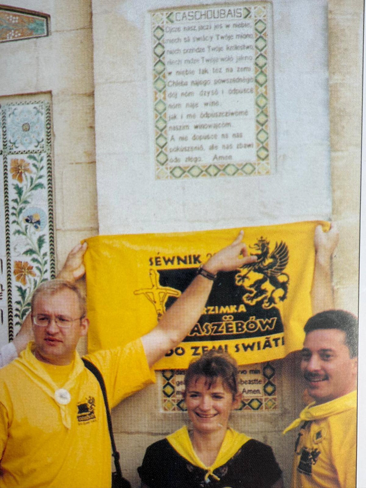odsłonięcie tablicy z kaszubskim tekstem „Ojcze nasz” w Jerozolimie