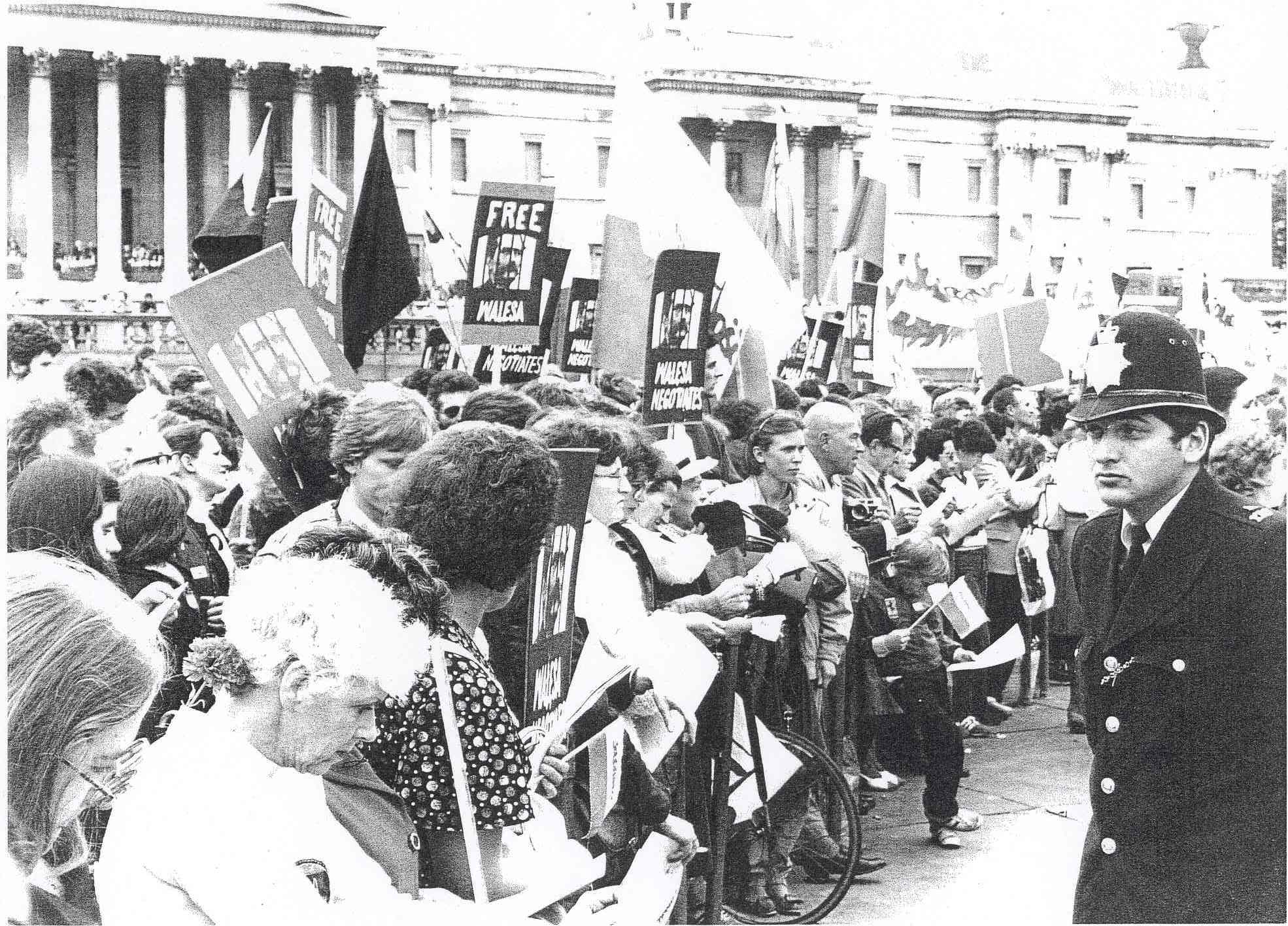 marsz w Londynie pod hasłem „Ręce precz od polskich robotników”