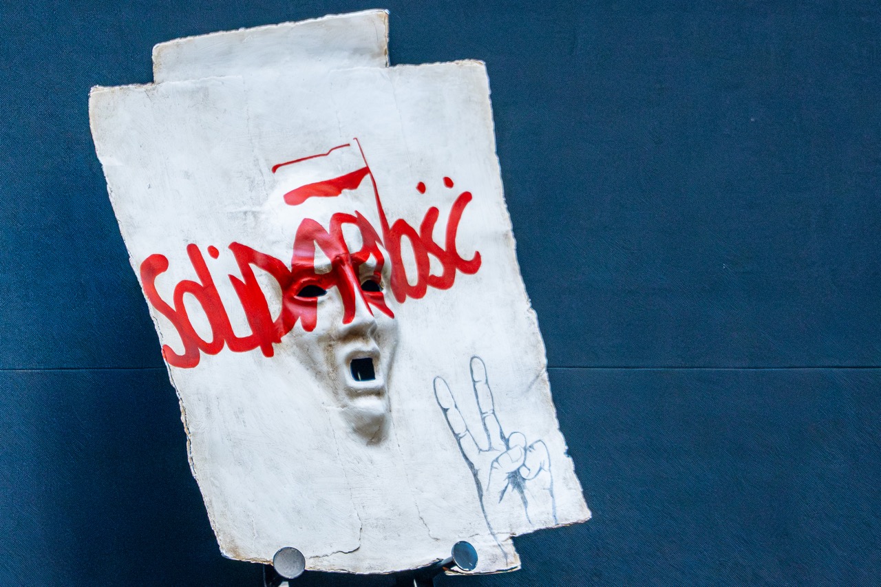 maska wenecka wykonanej przez pracownię La Bottega dei Maschereri z Wenecji