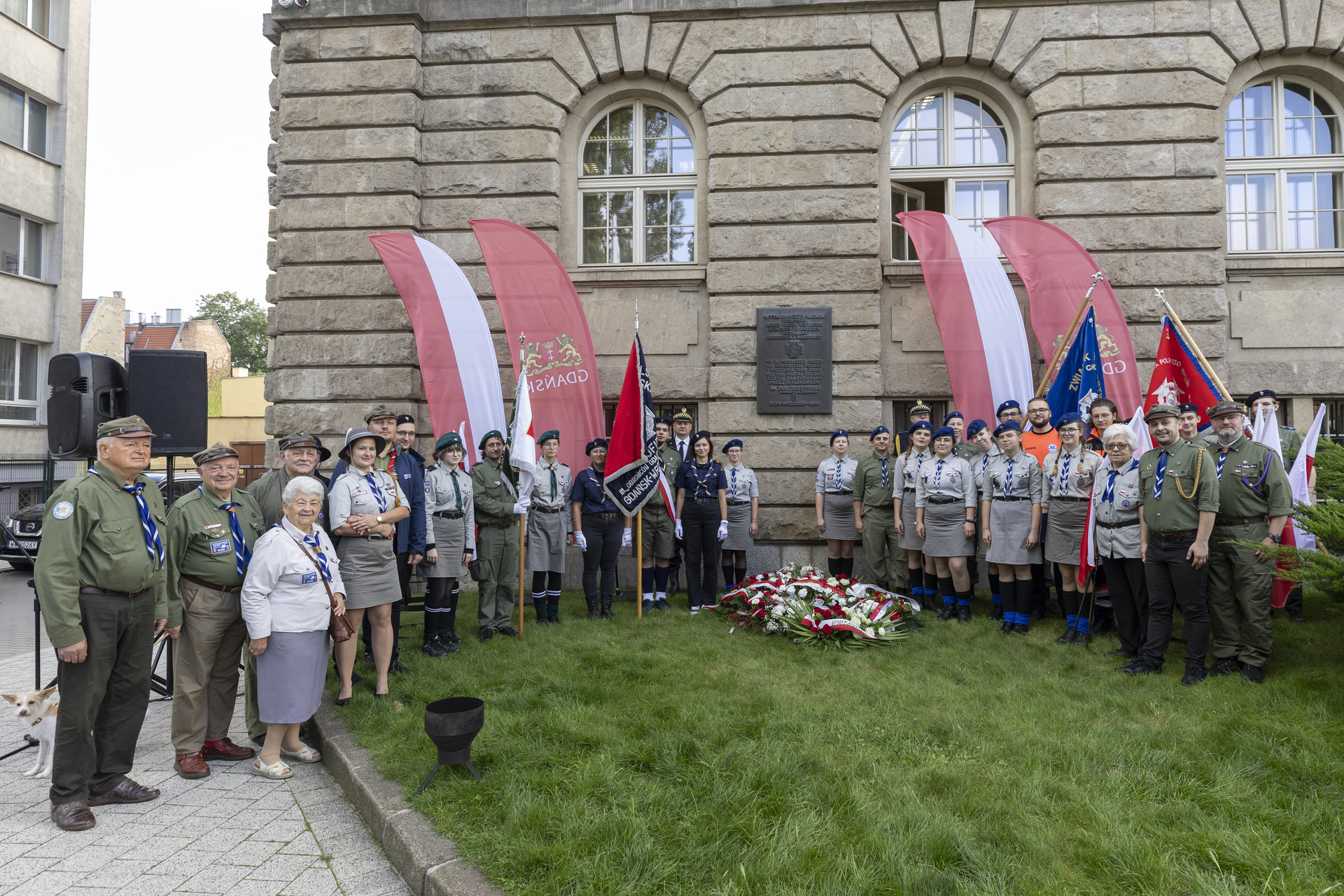 uroczystości pod tablicą pamięci harcmistrza Jana Ożdżyńskiego