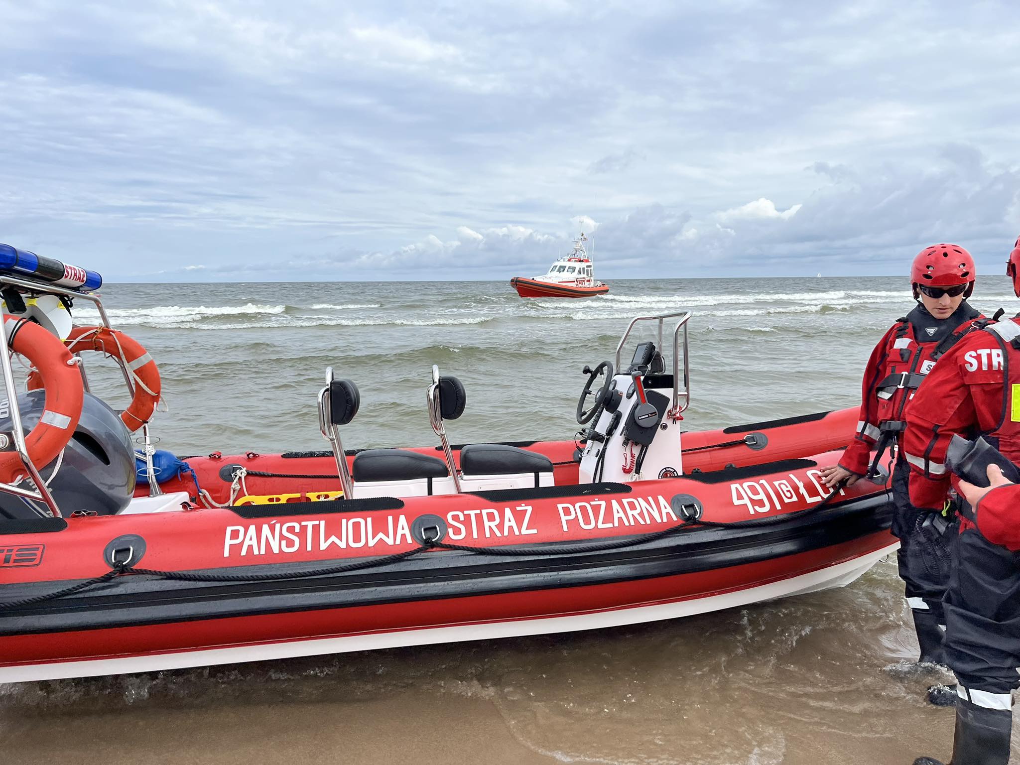 ćwiczenia ratowników na Mierzei Wiślanej