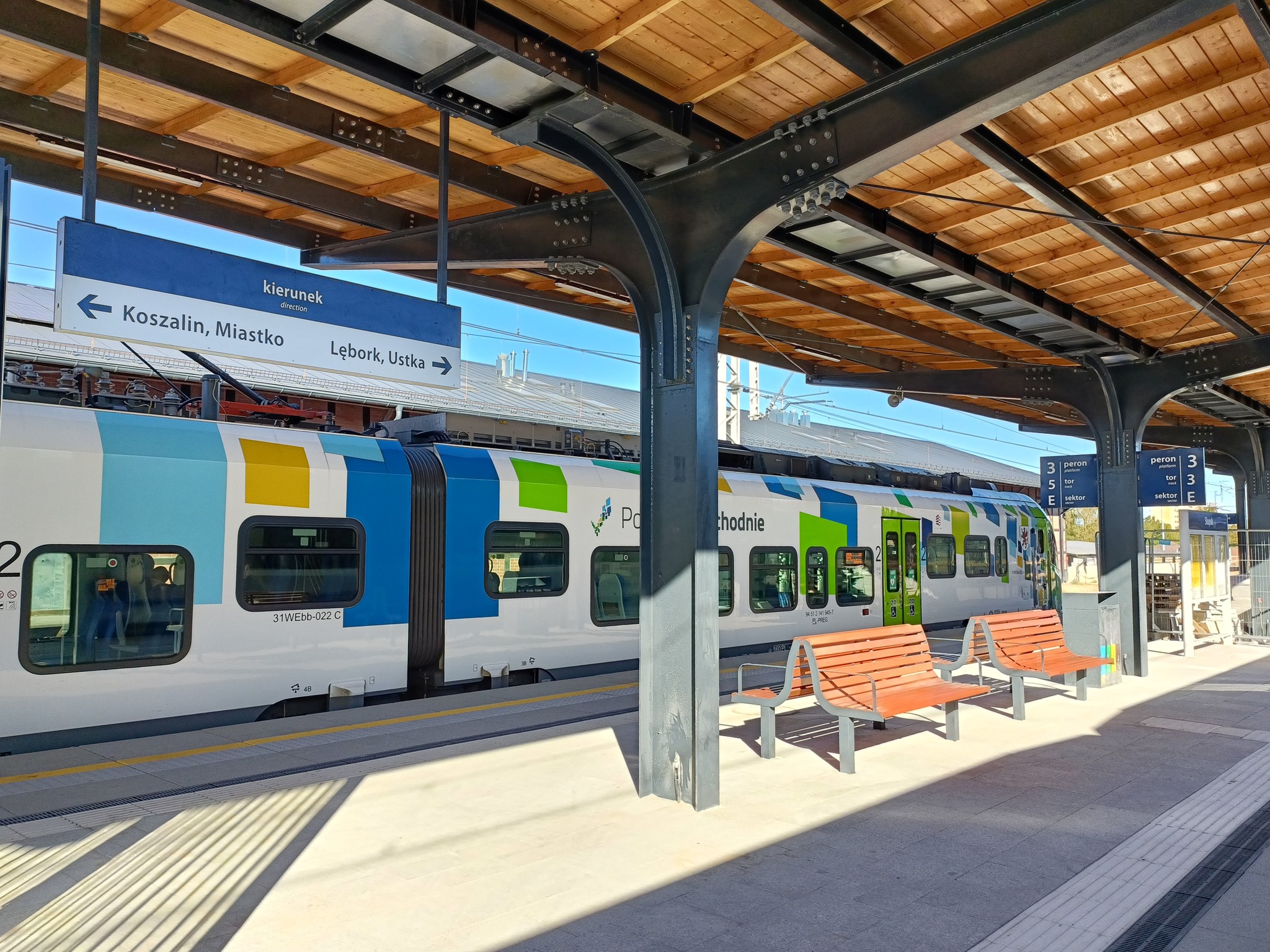 peron nr 3 na stacji Słupsk