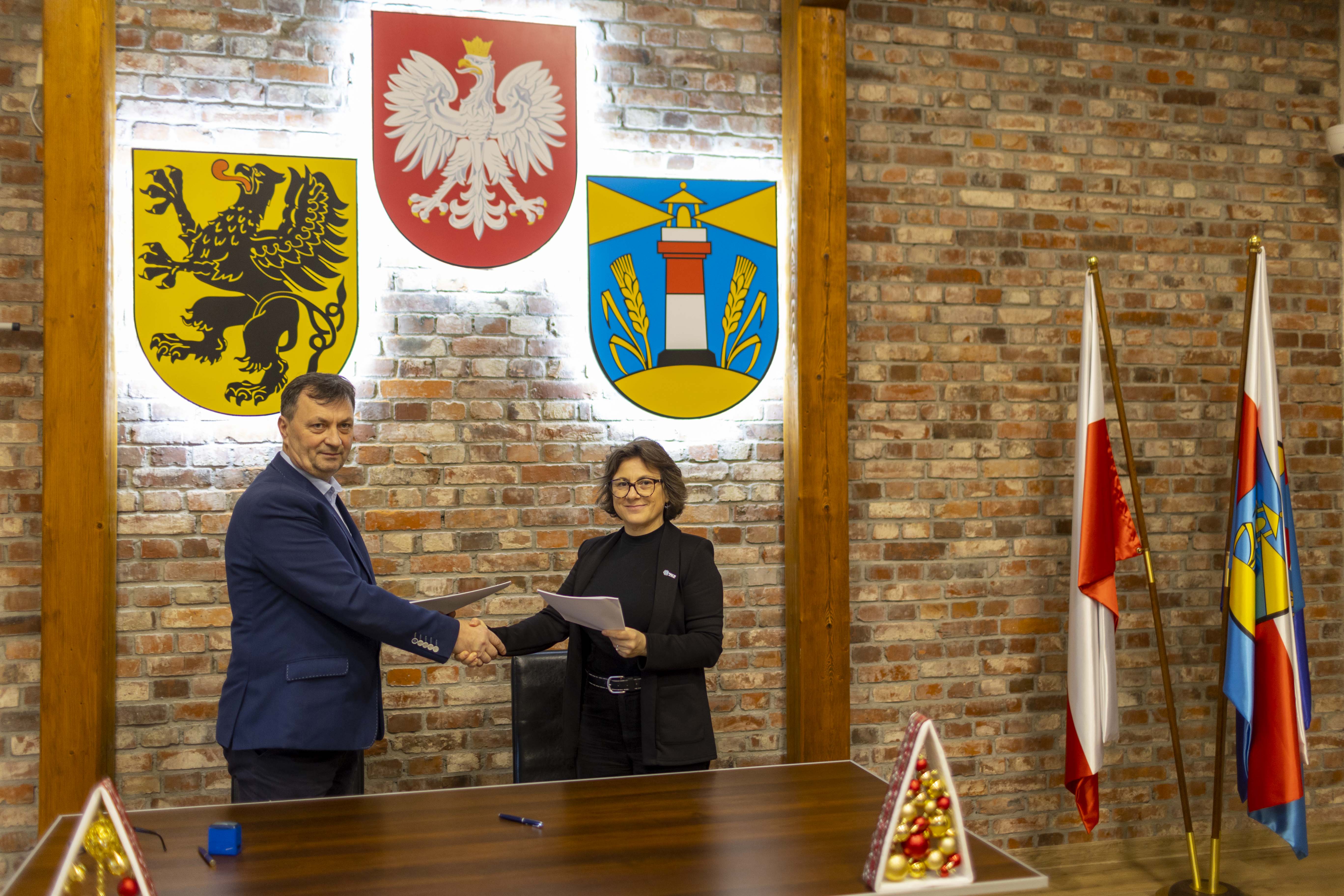 podpisanie umowy na nową drogę ze Słajszewa do plaży