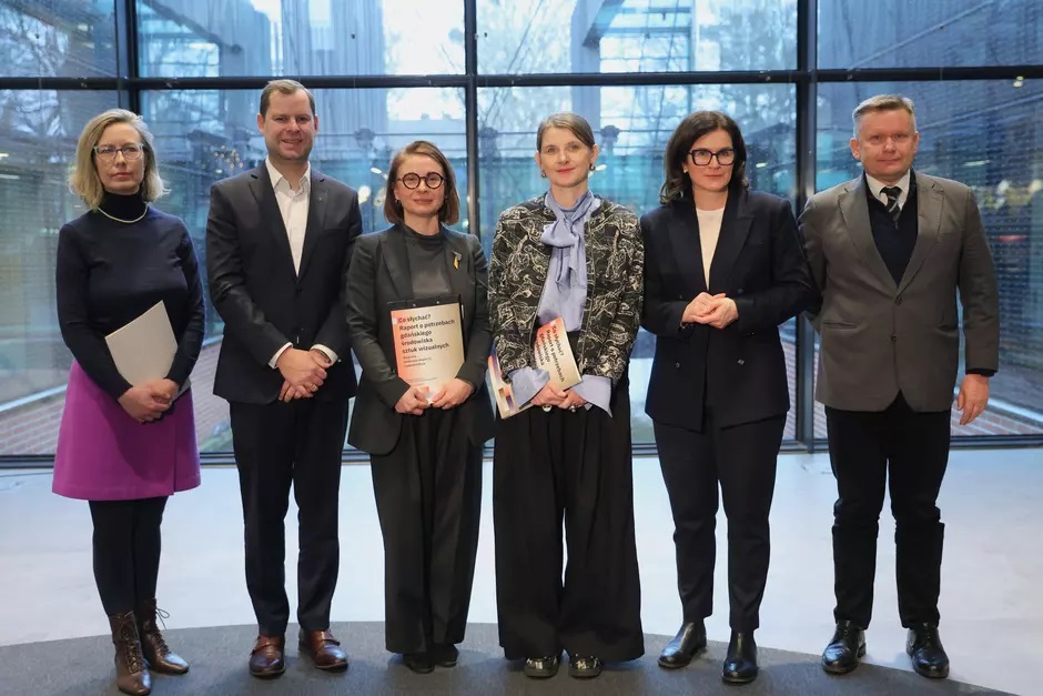 konferencja poświęcona zamiarowi połączenia samorządowych instytucji kultury, czyli Gdańskiej Galerii Miejskiej i Centrum Sztuki Współczesnej Łaźnia