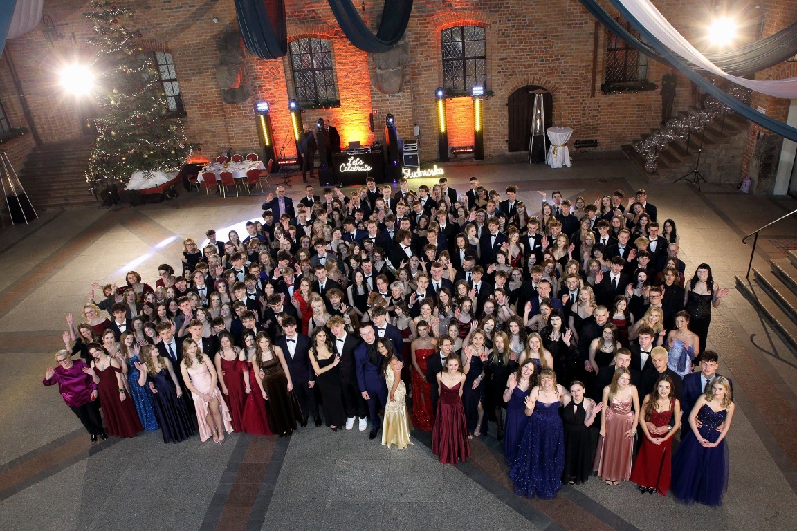 studniówka maturzystów z I LO w Tczewie