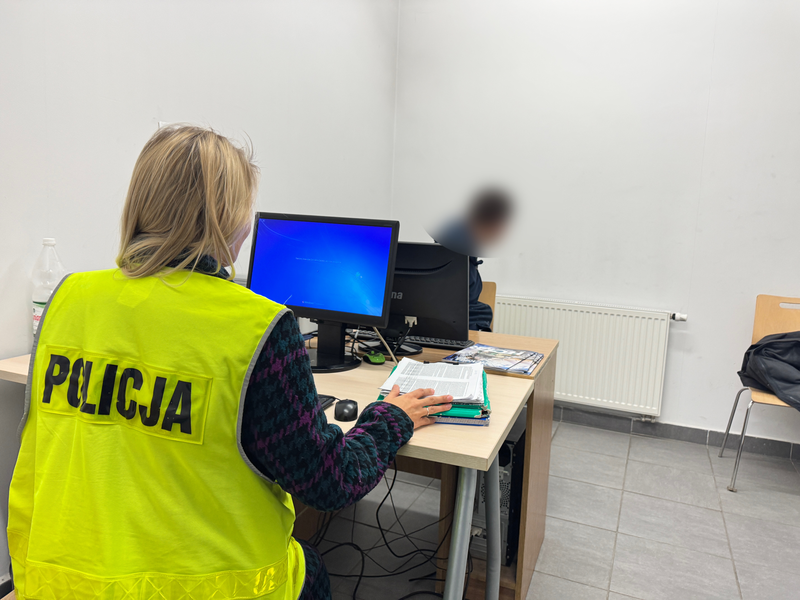 przesłuchanie złodzieja złotej biżuterii w Rumi