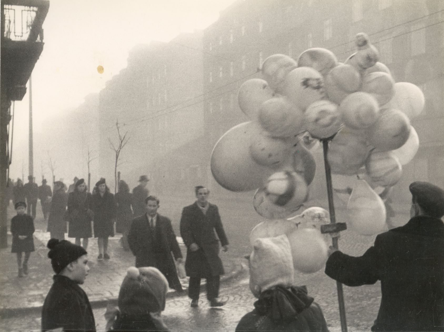 „Światło Gdyni. Fotografie Bolesławy i Edmunda Zdanowskich”