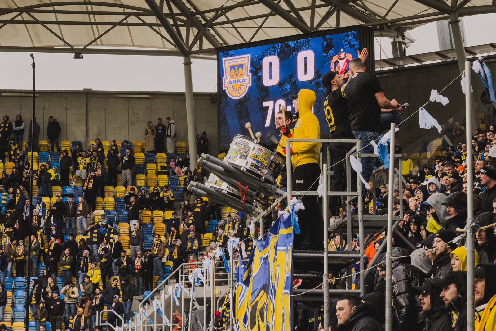 kibice na meczu Arki Gdynia z Widzewem Łódź