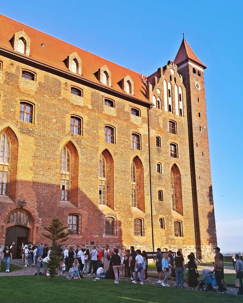 zamek, Gniew