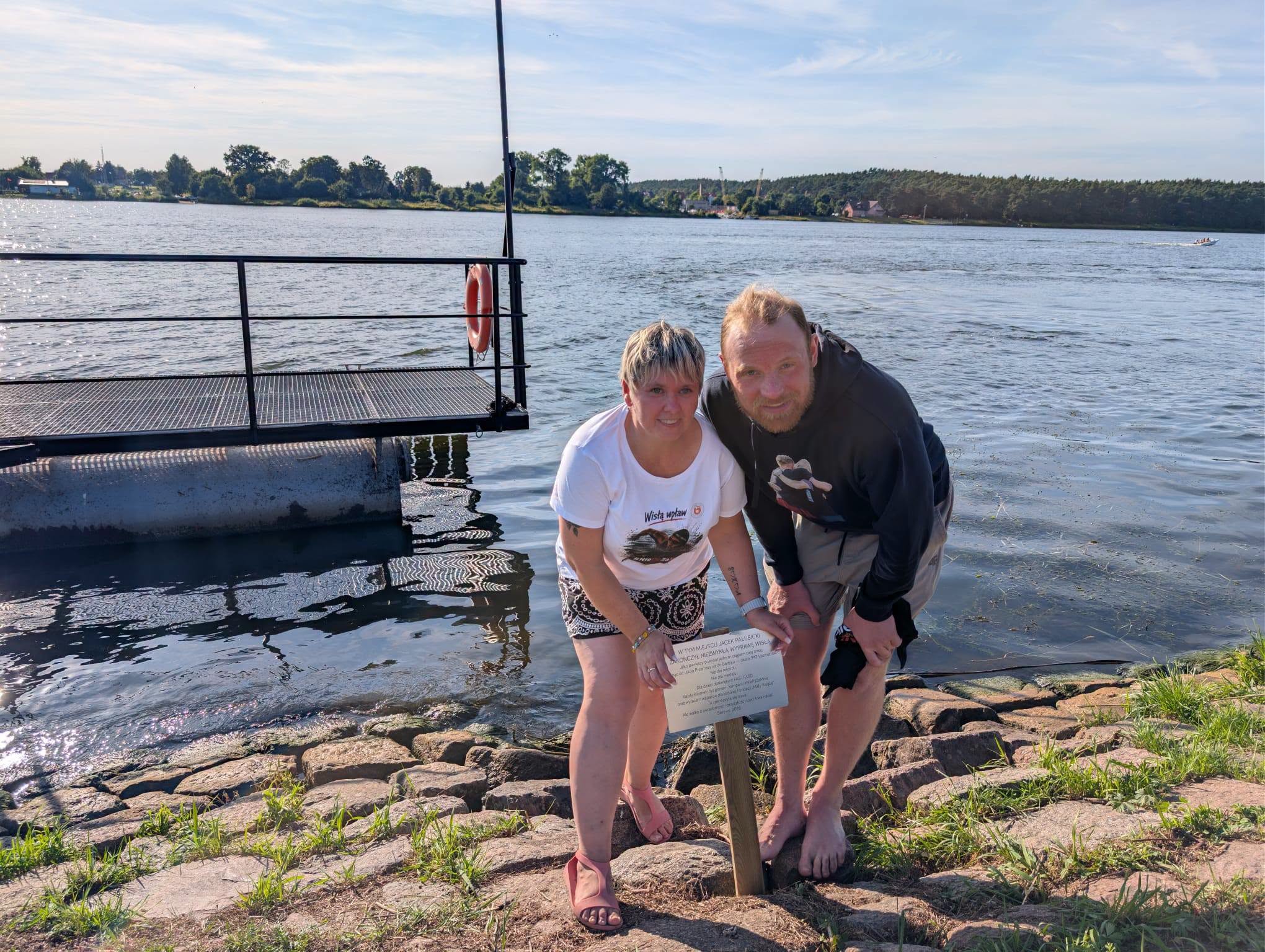 powitanie Jacka Pałubickiego na mecie w Mikoszewie