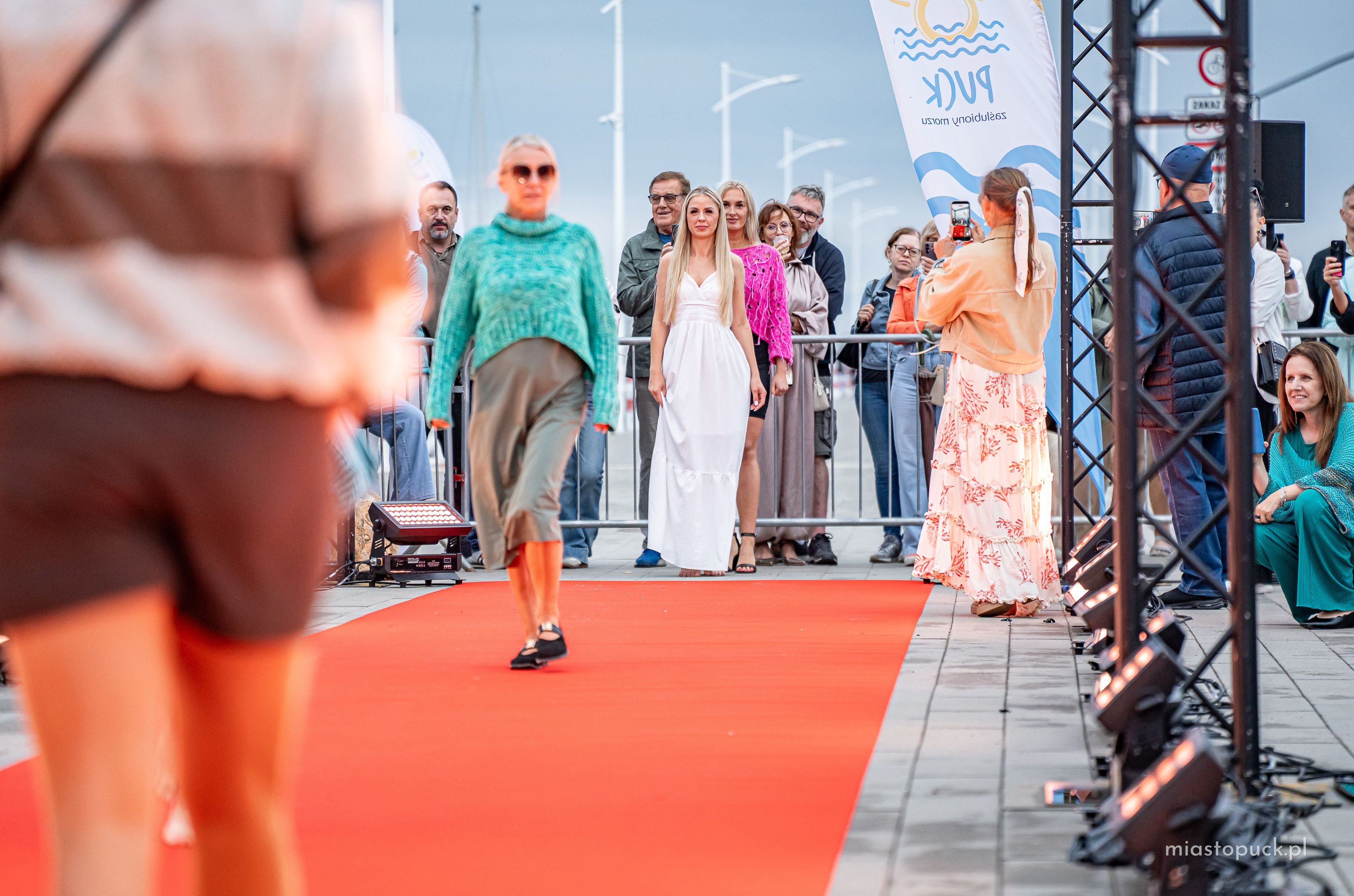 Sunset Sailing Fashion Show, Puck 2026