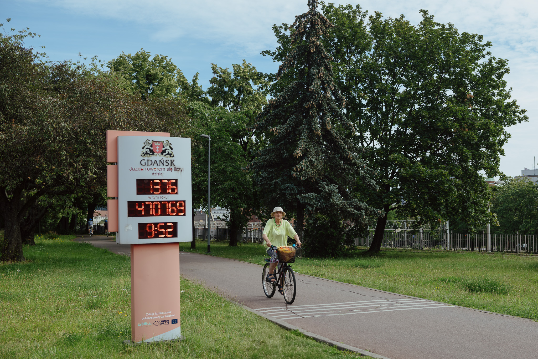 kobieta na rowerze, liczik rowerowy, Gdańsk