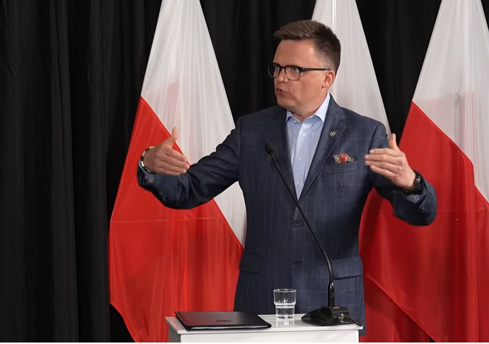 Szymon Hołownia podczas debaty z Magdaleną Biejat w Gdyni