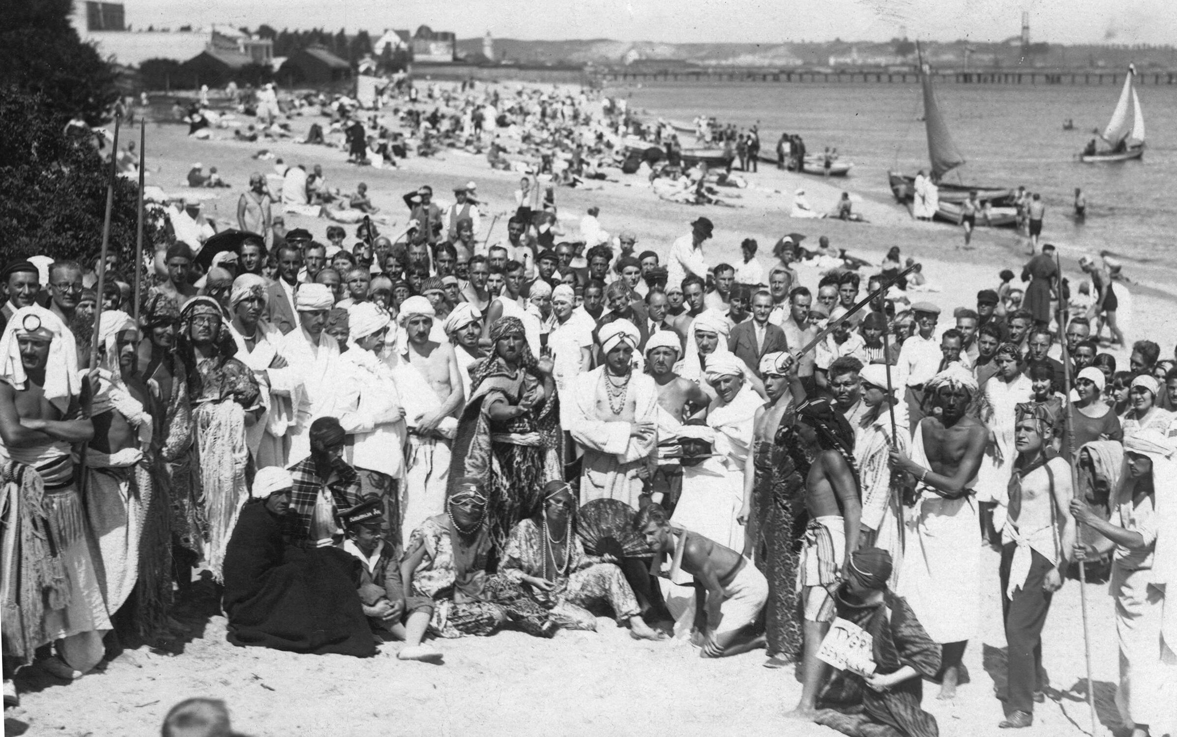 bal maskaradowy, plaża, Gdynia