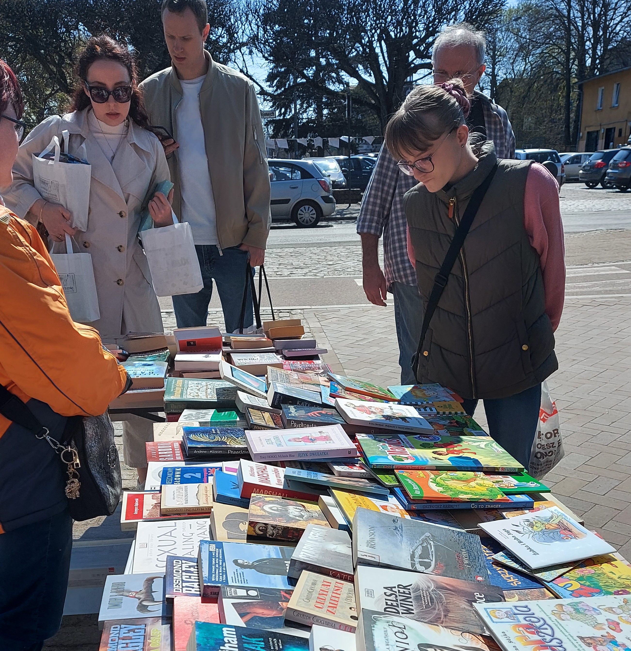 Popularnością cieszy się co roku kiermasz książek