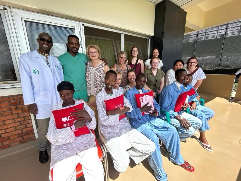 pielęgniarki z Oiom z pacjentami 